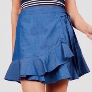 BCBGENERATION Wrap Ruffle Chambray Front Tie Blue Denim Skirt - Size Large